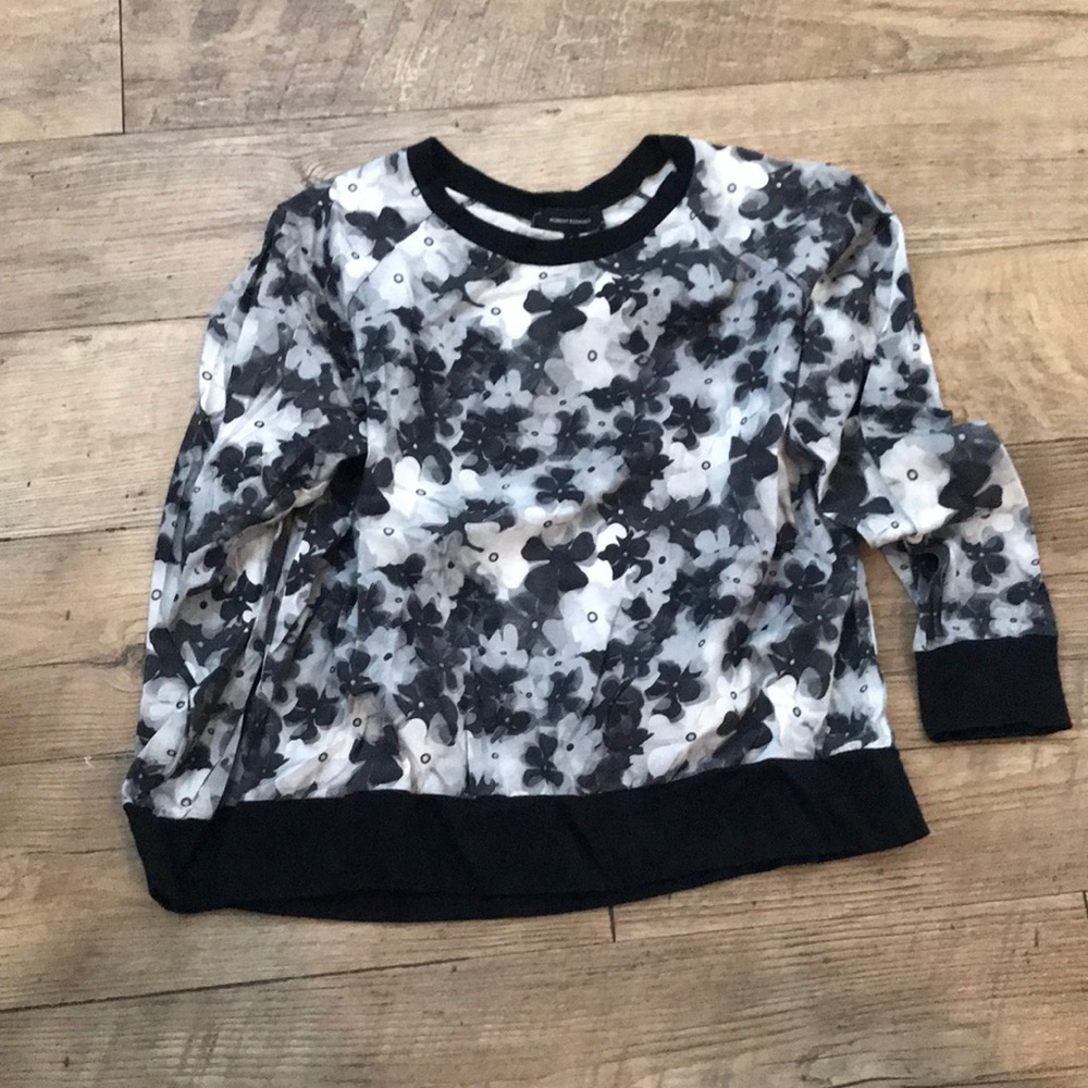 Flowery long sleeve top